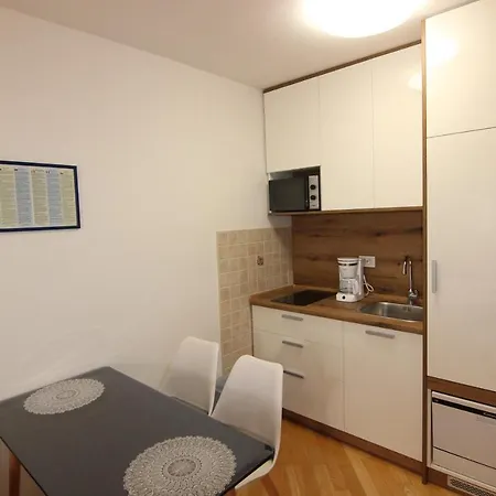 Sinanovic Apartment Vir